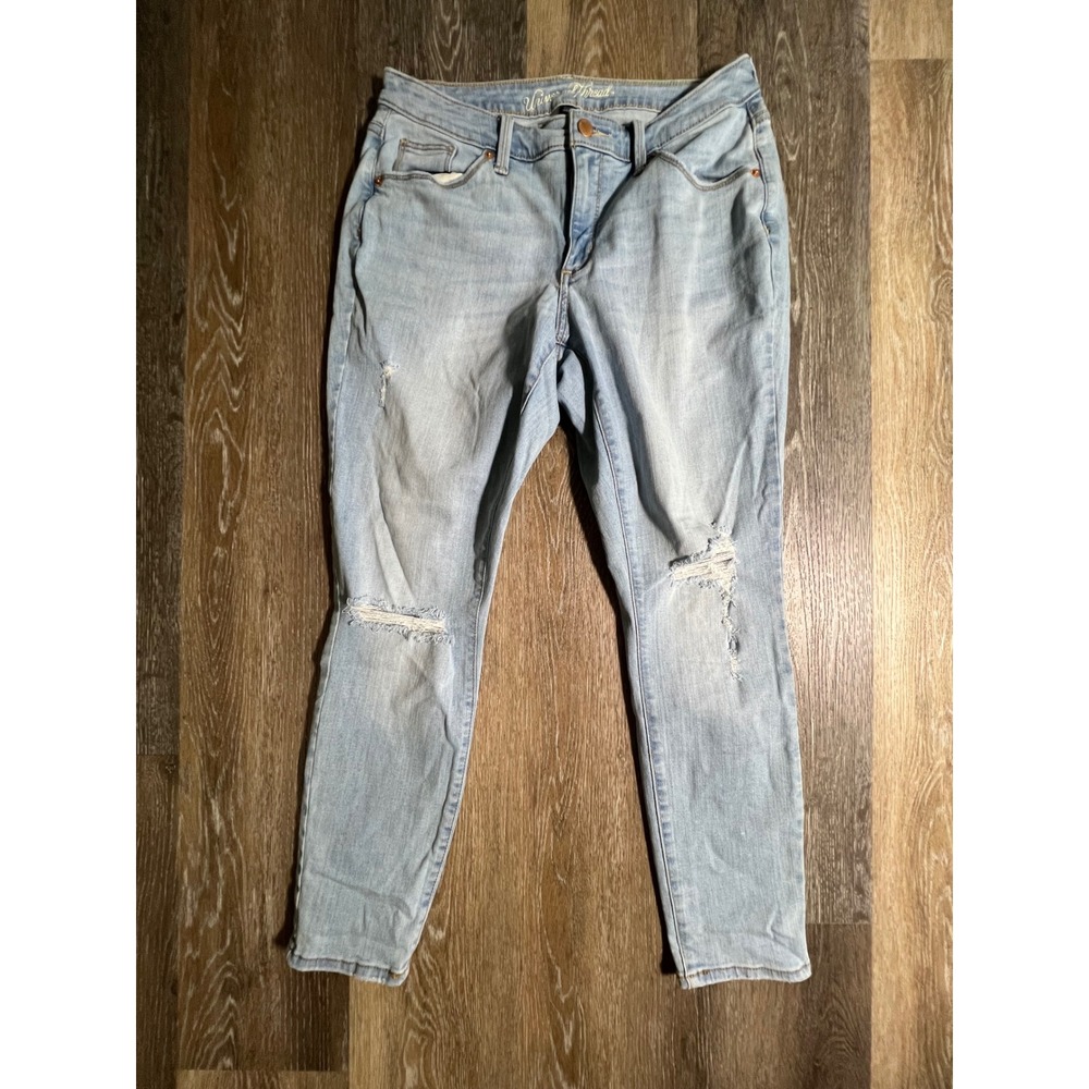 Universal‎ Thread Skinny Jeans Womens 8/29S Light Blue Distressed Knee Denim